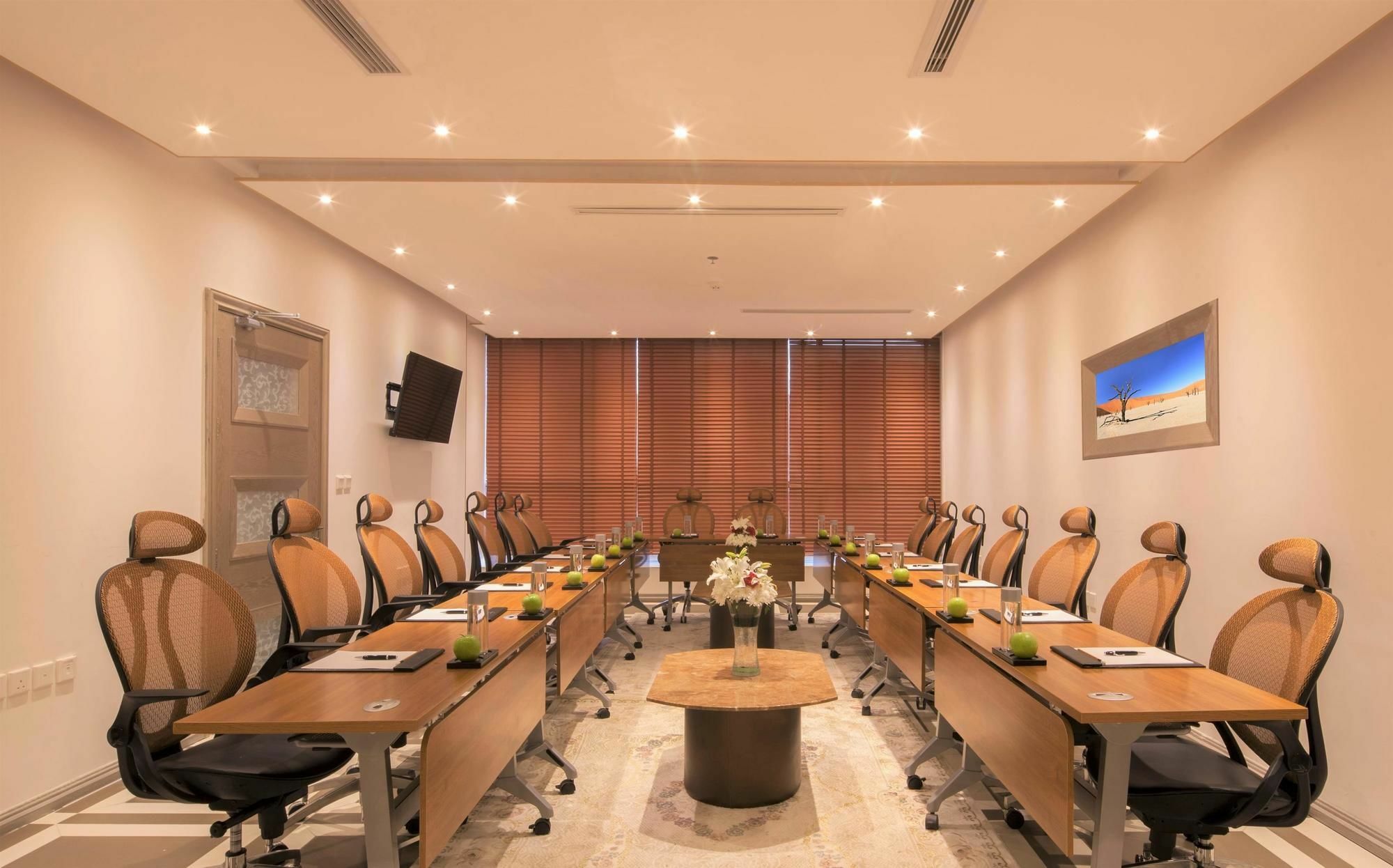 Al Ahsa Grand Serviced Apartment アル・フフーフ エクステリア 写真 Meeting room